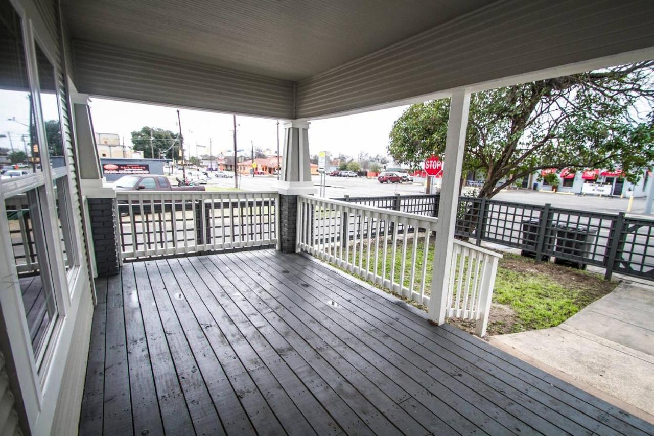 Apartment Hackberry St #b Renovated 2br Near Downtown Sa San Antonio